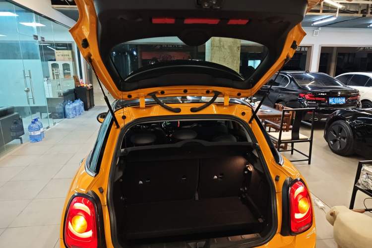 Used MINI 2015 2.0T COOPER S Five-Door Edition Trunk