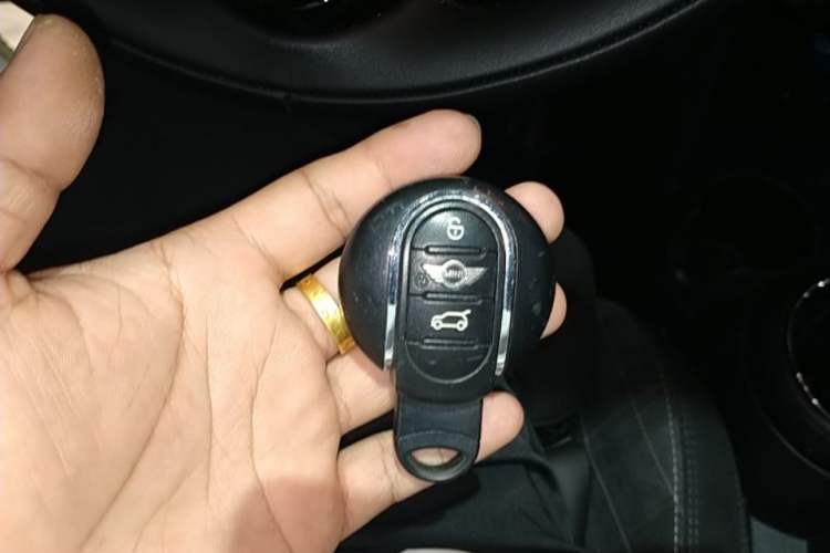 Used MINI 2015 1.5T COOPER Fun Five-Door Edition Vehicle Key