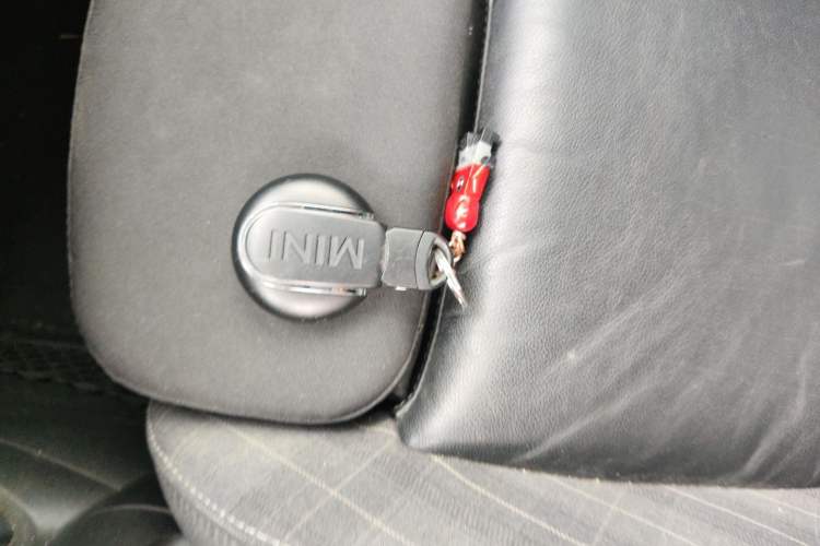 Used MINI 2015 1.5T COOPER Fun Five-Door Edition Vehicle Key