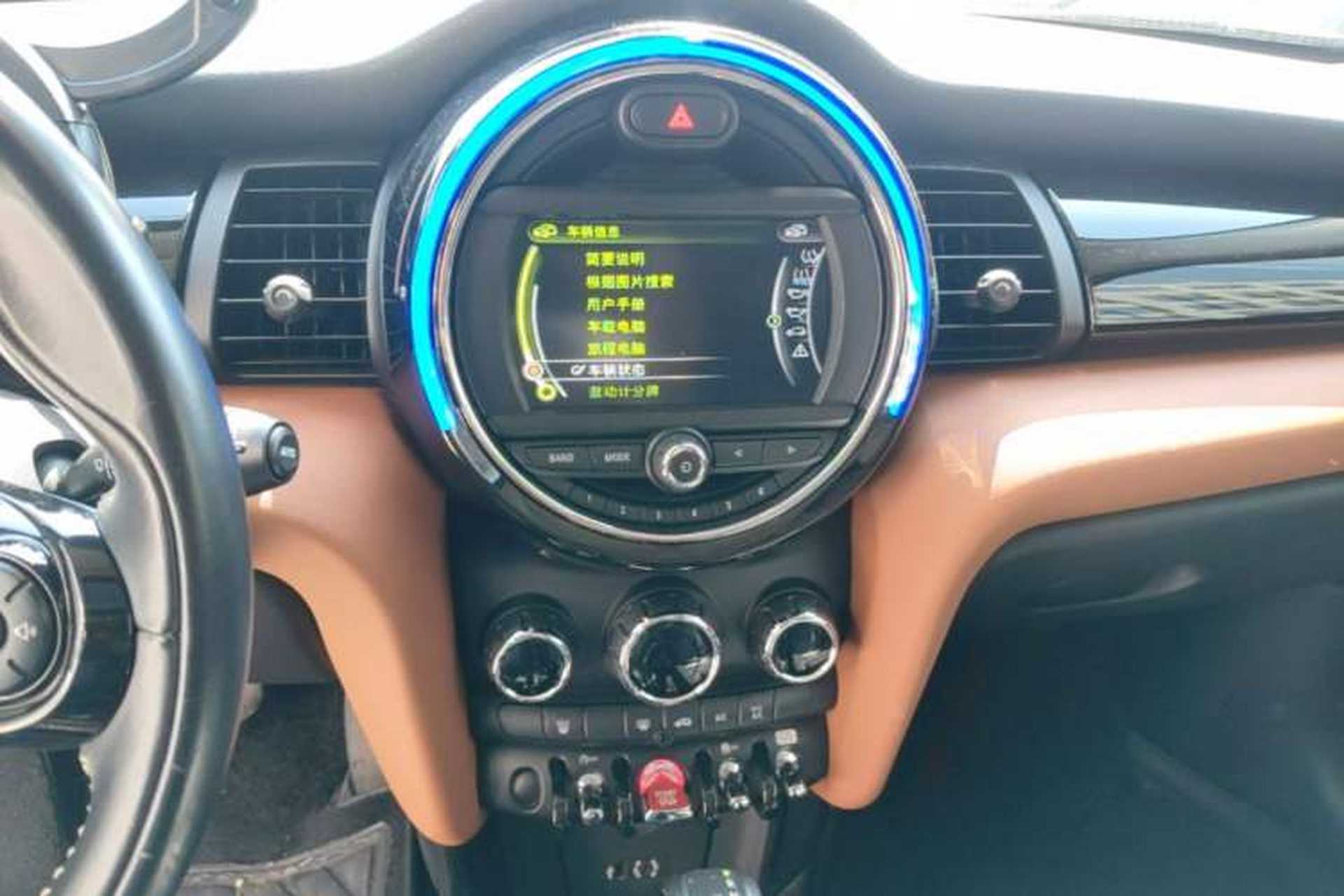 Used MINI 2016 1.5T COOPER SEVEN Five-Door Edition Audio And AC Panel