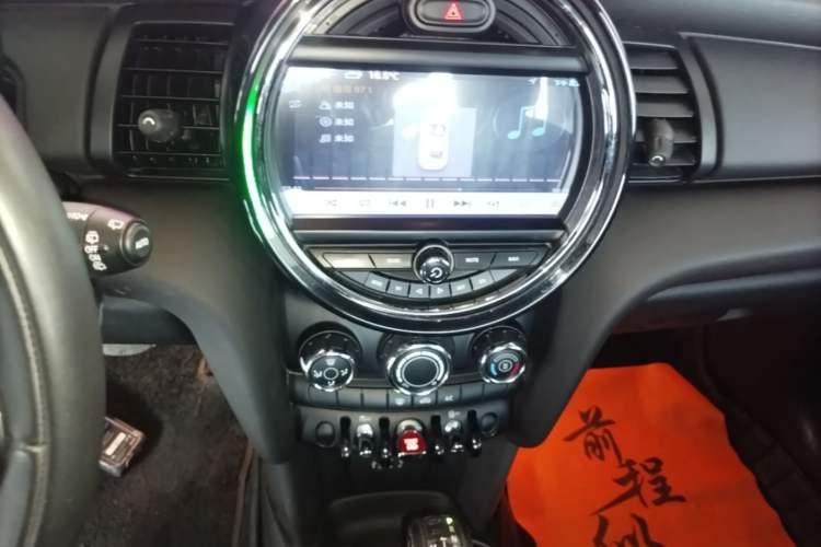 Used MINI 2016 1.2T ONE Pioneer Edition Audio And AC Panel