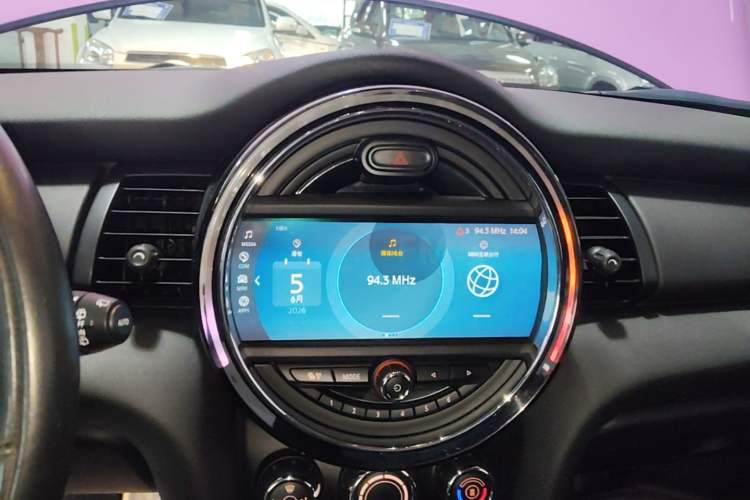 Used MINI 2016 1.2T ONE Pioneer Edition Five-Door Version Audio And AC Panel