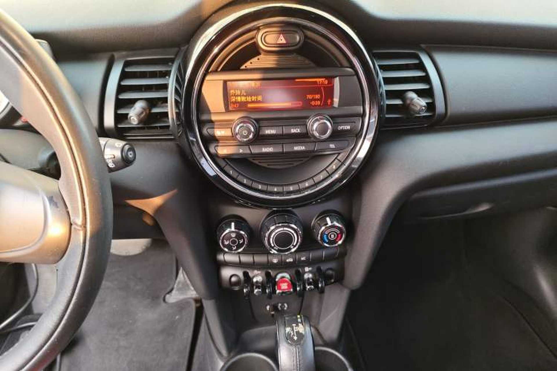 Used MINI 2016 1.2T ONE Five-Door Edition Audio And AC Panel