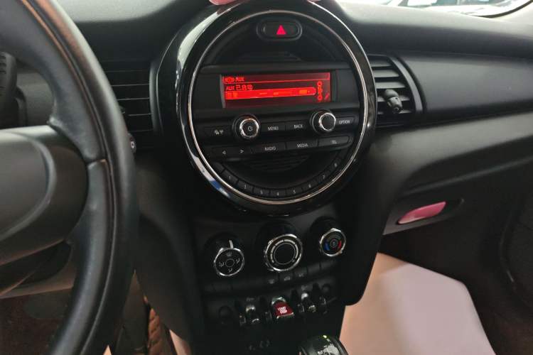 Used MINI 2016 1.2T ONE Audio And AC Panel