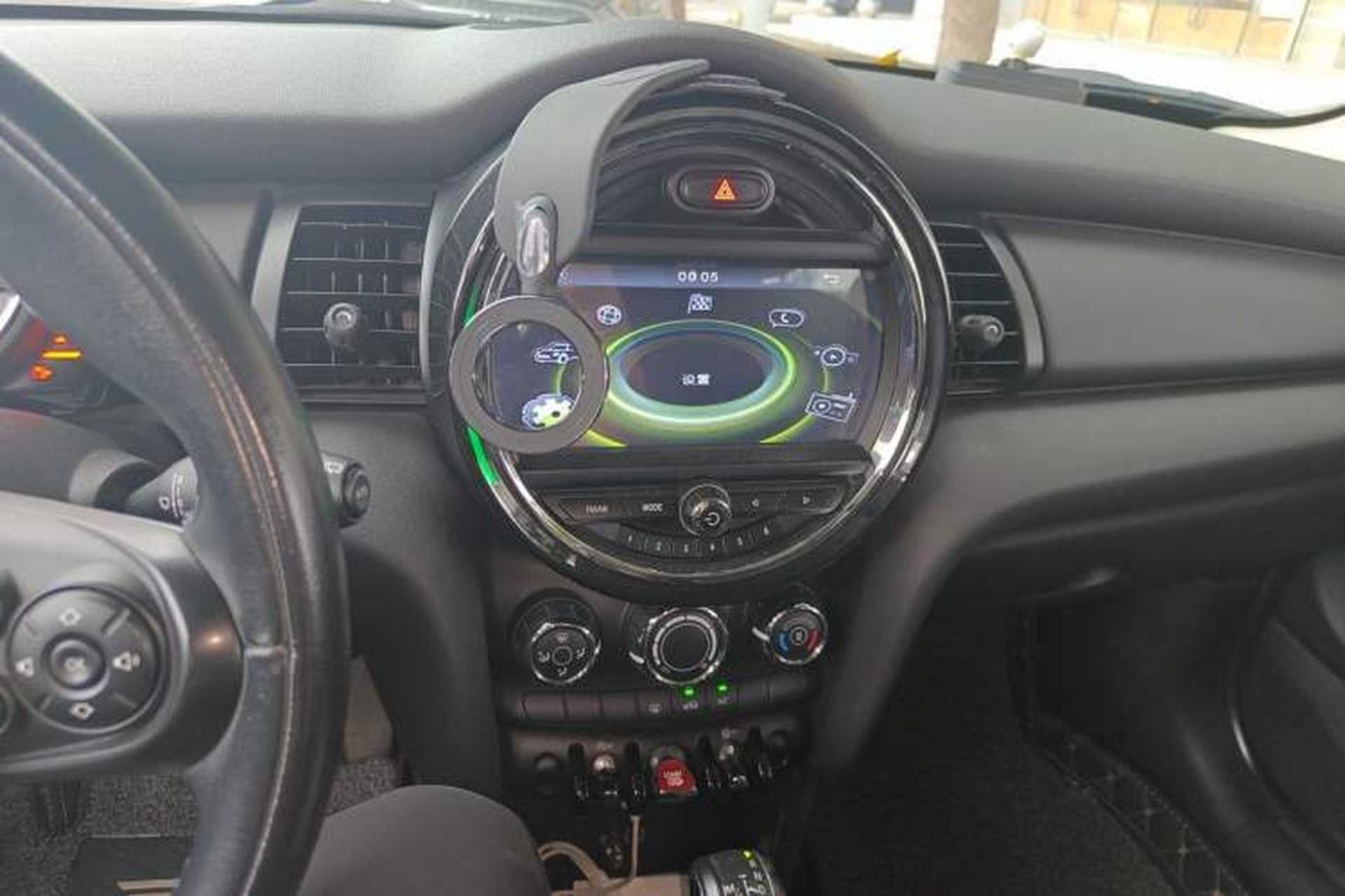 Used MINI 2016 1.2T ONE Pioneer Edition Audio And AC Panel