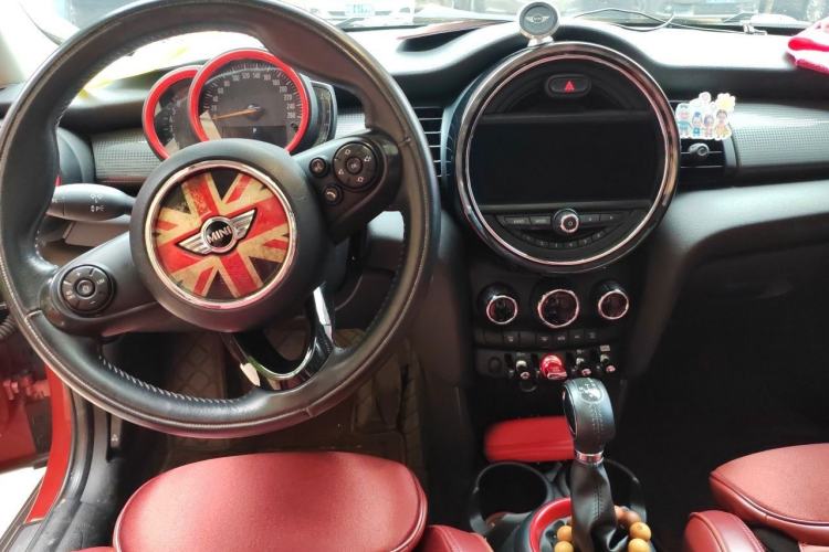Used MINI 2016 1.5T COOPER Five-Door Edition Center Console