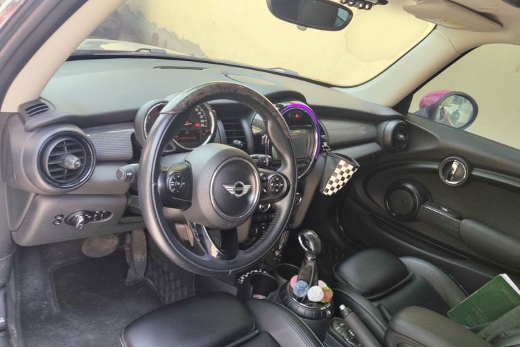 Used MINI 2016 1.5T COOPER Center Console