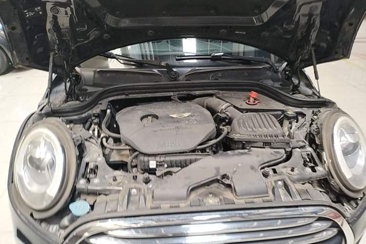 Used MINI 2016 1.5T COOPER SEVEN Five-Door Edition Engine Bay