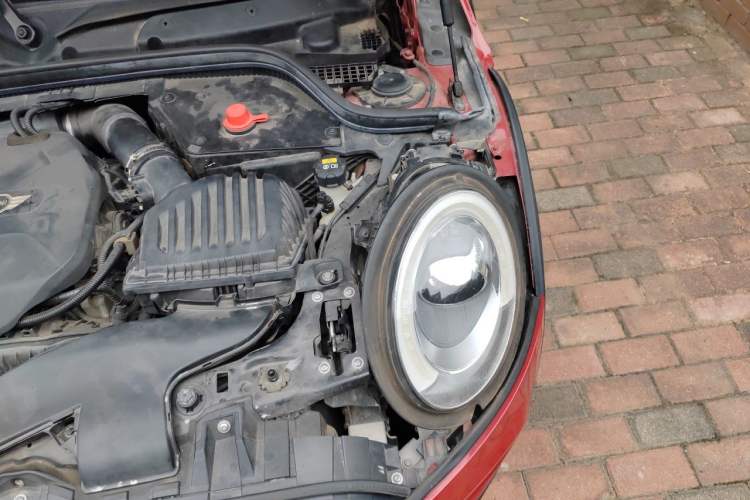Used MINI 2016 1.5T COOPER Five-Door Edition Engine Bay Left