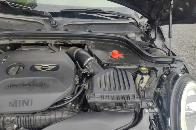 Used MINI 2016 2.0T COOPER S Pioneer Edition Five-Door Model Engine Bay Left