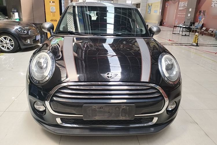 Used MINI 2016 1.5T COOPER SEVEN Five-Door Edition Front
