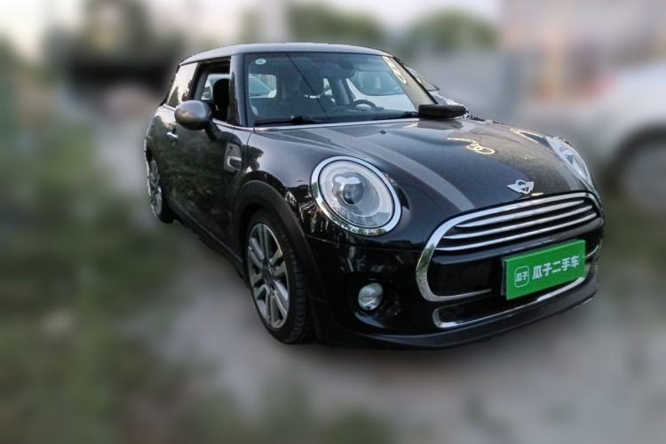 Used MINI 2016 1.5T COOPER Avant-Garde Front Right 45 Deg