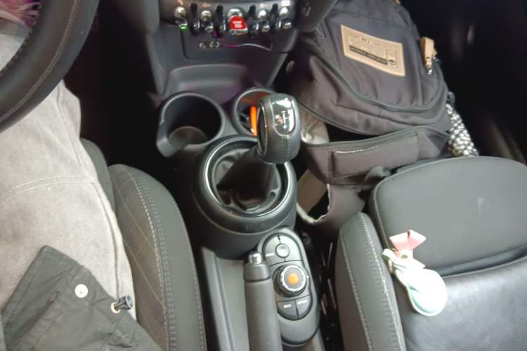 Used MINI 2016 1.5T COOPER Gear Lever