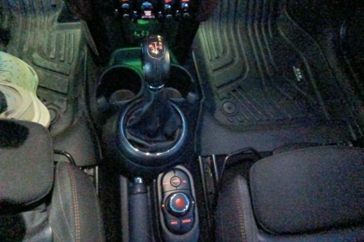 Used MINI 2016 1.5T COOPER Avant-Garde Gear Lever