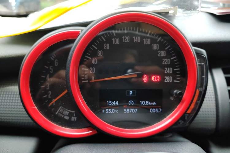Used MINI 2016 1.5T COOPER Five-Door Edition Instrument Cluster