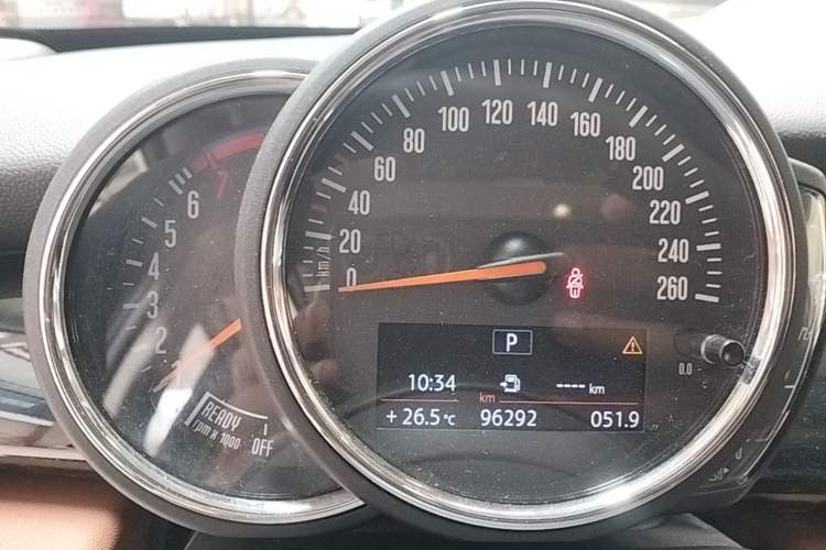 Used MINI 2016 1.5T COOPER SEVEN Five-Door Edition Instrument Cluster