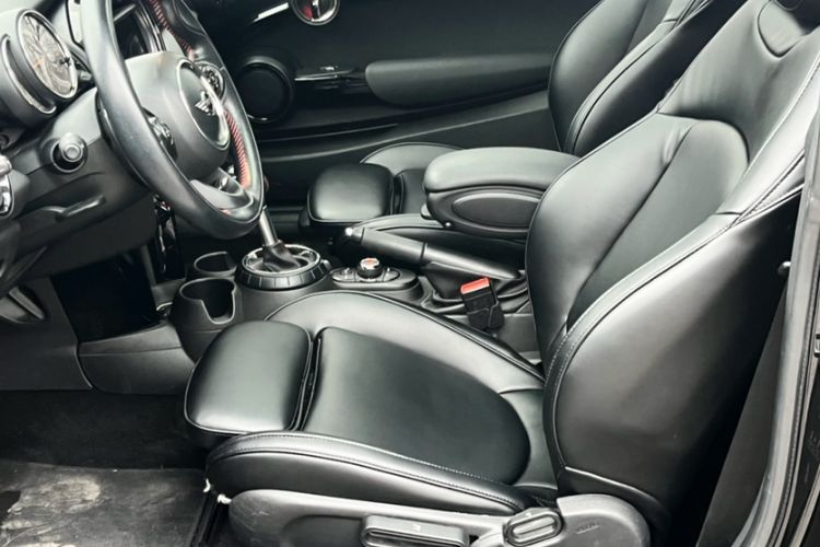 Used MINI 2016 2.0T COOPER S Interior 2