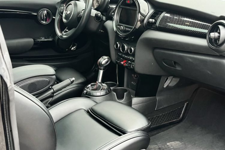 Used MINI 2016 2.0T COOPER S Interior 6
