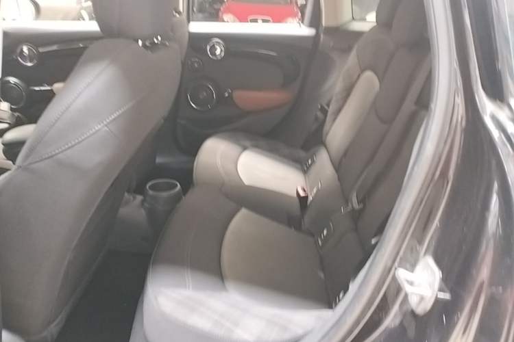 Used MINI 2016 1.5T COOPER SEVEN Five-Door Edition Left Rear Seat