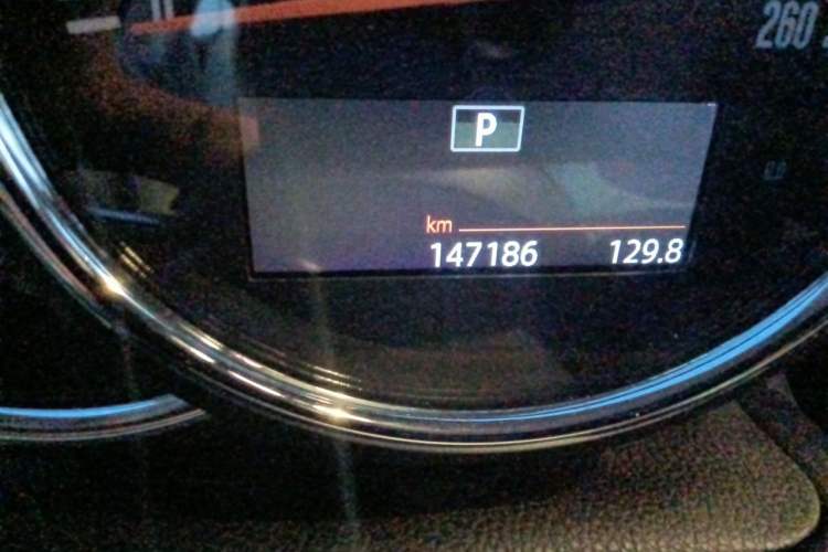 Used MINI 2016 1.5T COOPER Avant-Garde Odometer Close Up