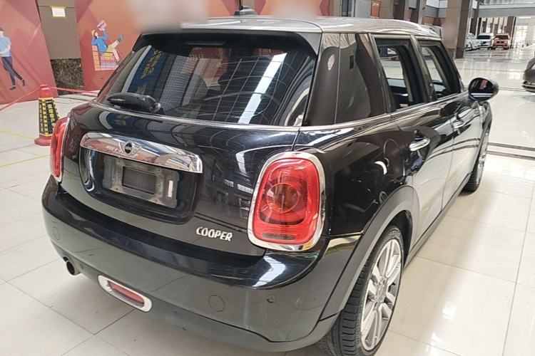 Used MINI 2016 1.5T COOPER SEVEN Five-Door Edition Rear Right 45 Deg