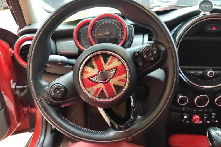 Used MINI 2016 1.5T COOPER Five-Door Edition Steering Wheel