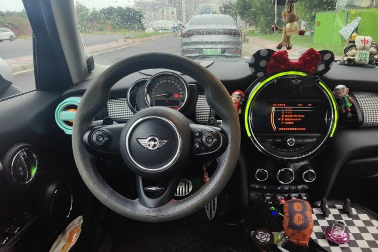 Used MINI 2016 2.0T COOPER S Pioneer Edition Five-Door Model Steering Wheel