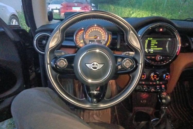 Used MINI 2016 1.5T COOPER Avant-Garde Steering Wheel