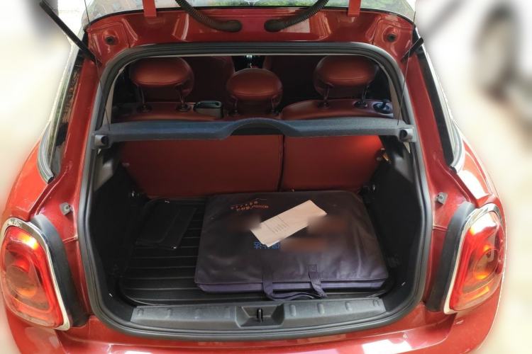 Used MINI 2016 1.5T COOPER Five-Door Edition Trunk