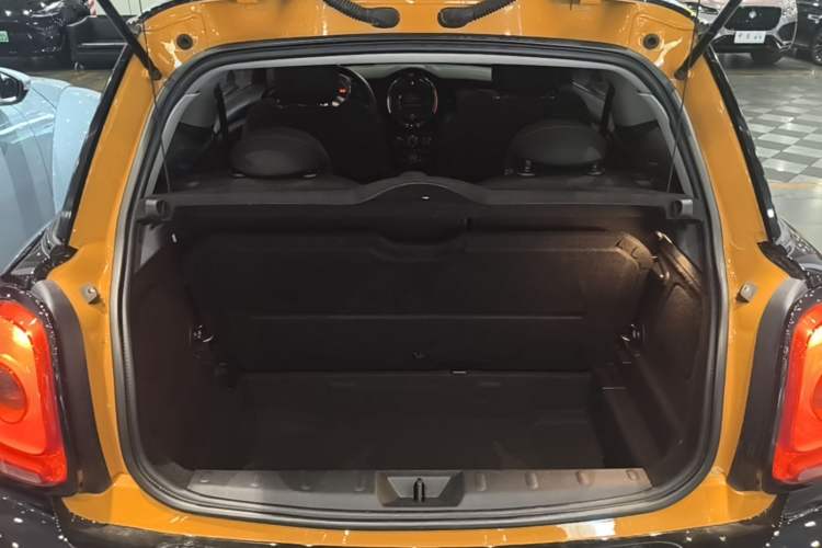 Used MINI 2016 1.5T COOPER Trunk