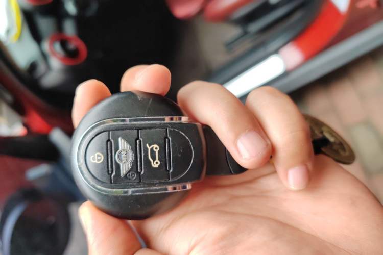 Used MINI 2016 1.5T COOPER Five-Door Edition Vehicle Key