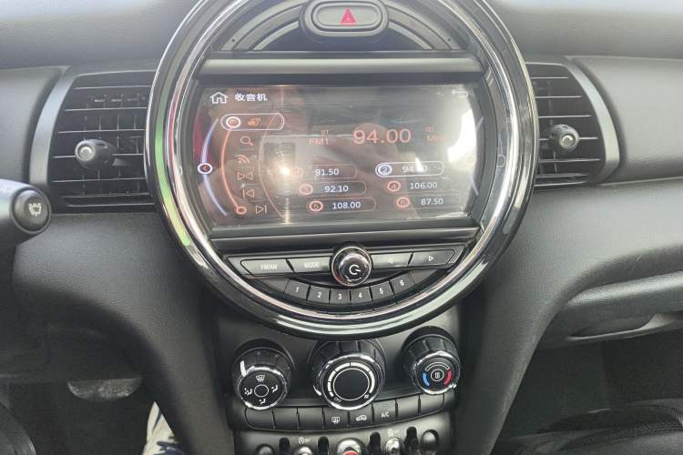 Used MINI 2016 1.2T ONE Five-Door Edition Audio And AC Panel