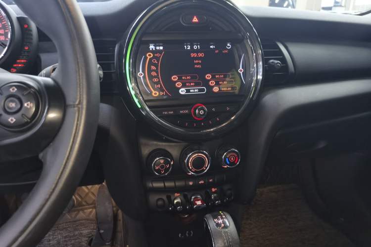 Used MINI 2016 1.2T ONE Pioneer Edition Audio And AC Panel