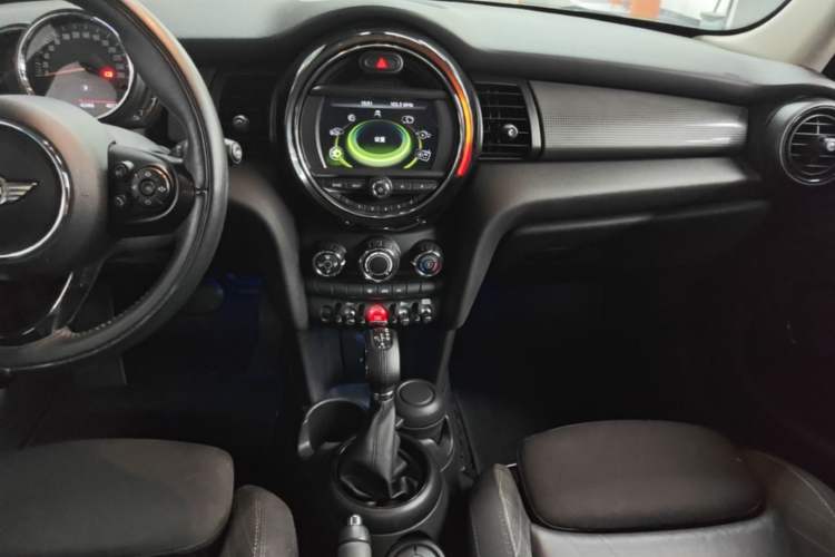 Used MINI 2016 1.5T COOPER Five-Door Edition Audio And AC Panel