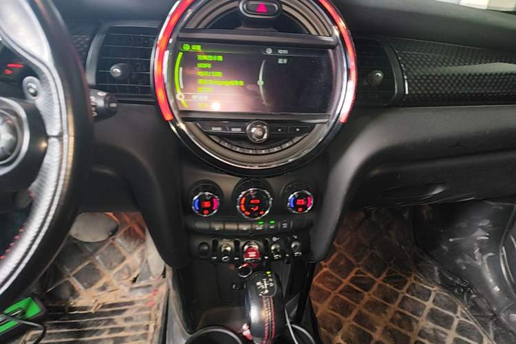 Used MINI 2016 2.0T COOPER S Pioneer Edition Five-Door Model Audio And AC Panel