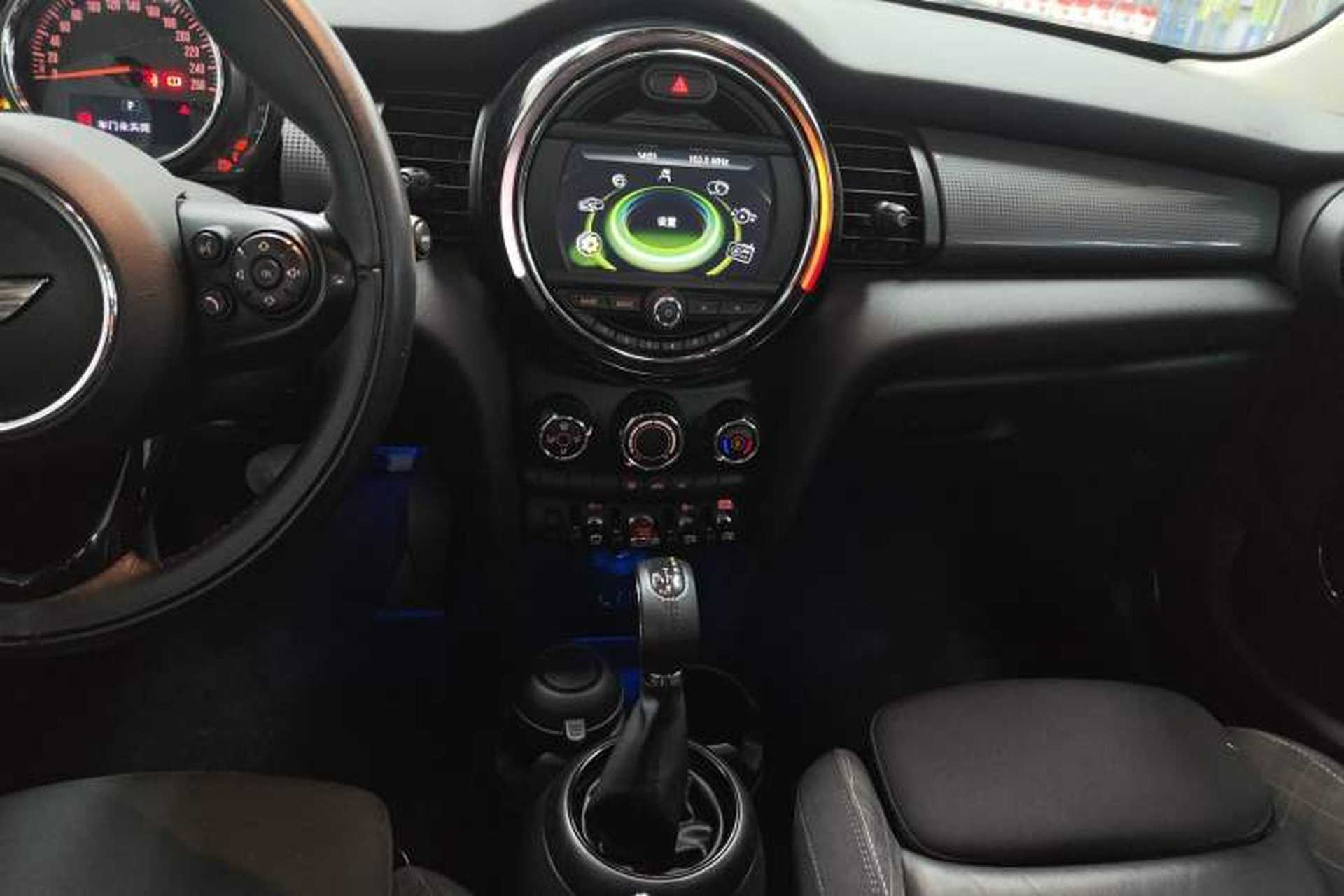 Used MINI 2016 1.5T COOPER Five-Door Edition Audio And AC Panel