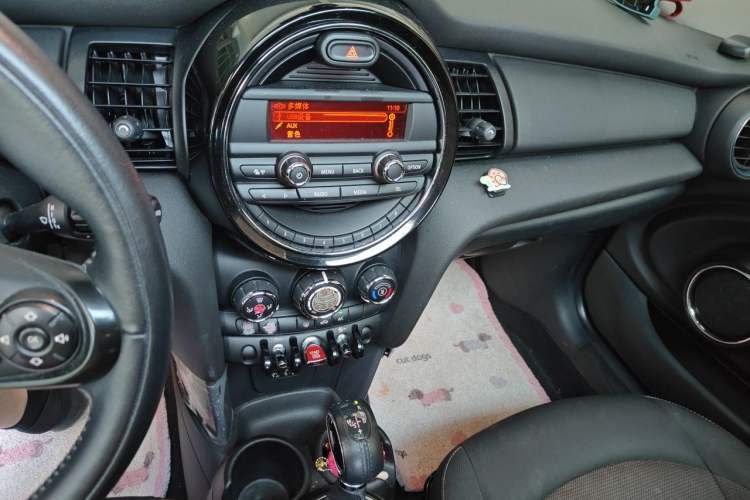 Used MINI 2016 1.2T ONE Pioneer Edition Audio And AC Panel