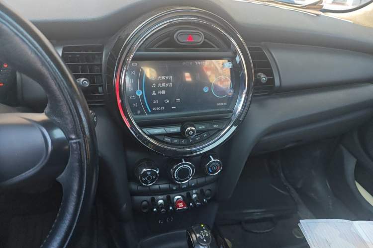 Used MINI 2016 1.2T ONE Five-Door Edition Audio And AC Panel