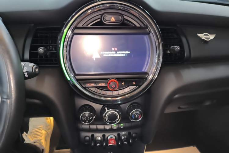 Used MINI 2016 1.2T ONE Five-Door Edition Audio And AC Panel