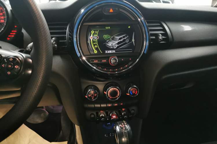 Used MINI 2016 1.5T COOPER Five-Door Edition Audio And AC Panel