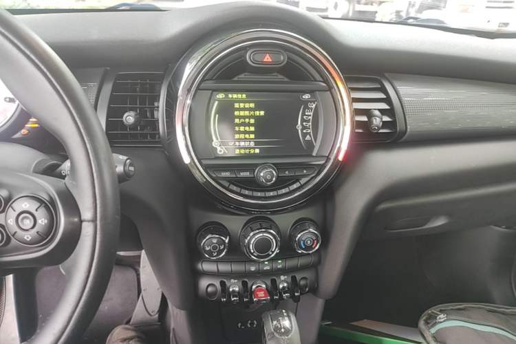 Used MINI 2016 1.5T COOPER Five-Door Edition Audio And AC Panel