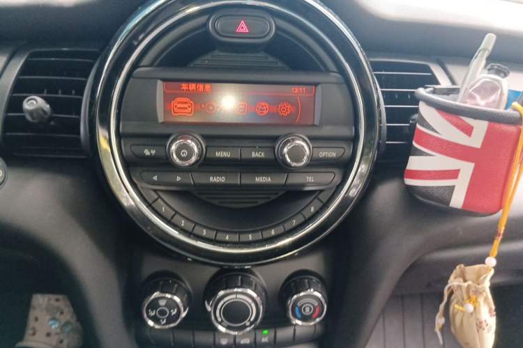 Used MINI 2016 1.2T ONE Pioneer Edition Audio And AC Panel