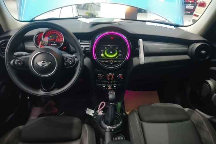 Used MINI 2016 1.5T COOPER Five-Door Edition Center Console