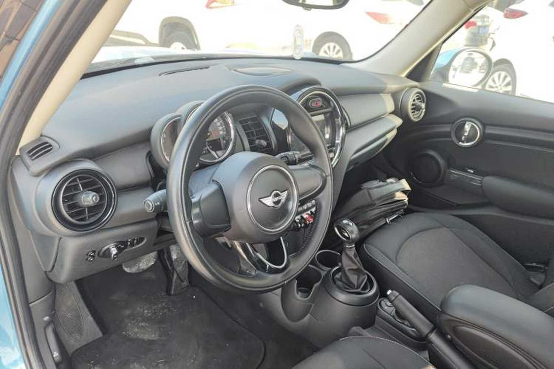 Used MINI 2016 1.2T ONE Five-Door Edition Center Console