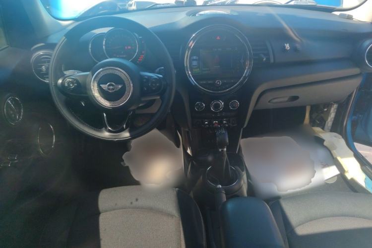 Used MINI 2016 1.2T ONE Pioneer Edition Five-Door Version Center Console