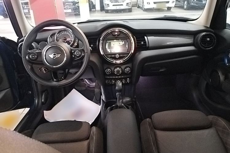 Used MINI 2016 1.5T COOPER Five-Door Edition Center Console