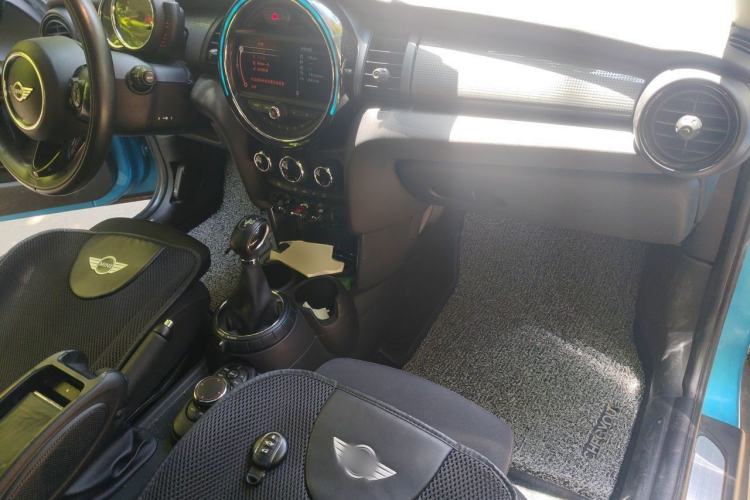 Used MINI 2016 1.5T COOPER Avant-Garde Center Console