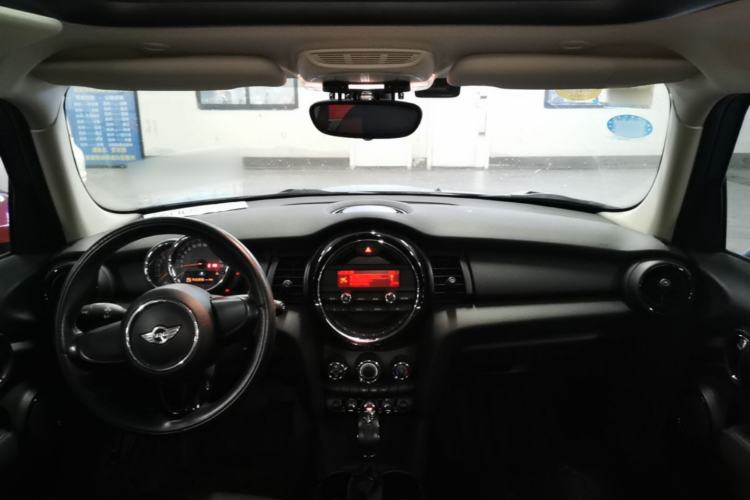 Used MINI 2016 1.2T ONE Five-Door Edition Center Console