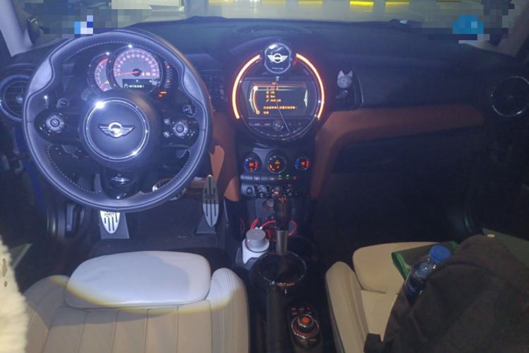 Used MINI 2016 2.0T COOPER S SEVEN Five-Door Edition Center Console