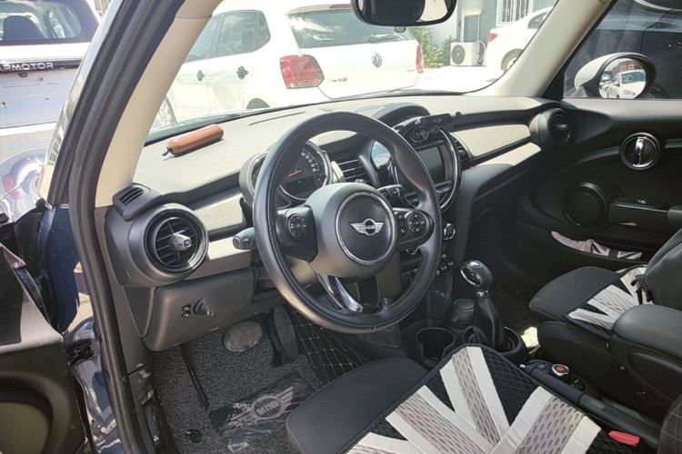 Used MINI 2016 1.5T COOPER Center Console